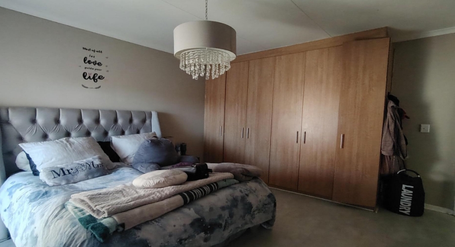 3 Bedroom Property for Sale in Langenhovenpark Free State